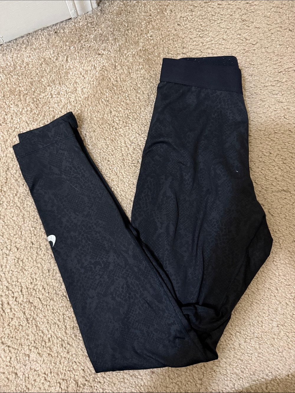 Nike Black Patterned Women’s Athletic Leggings